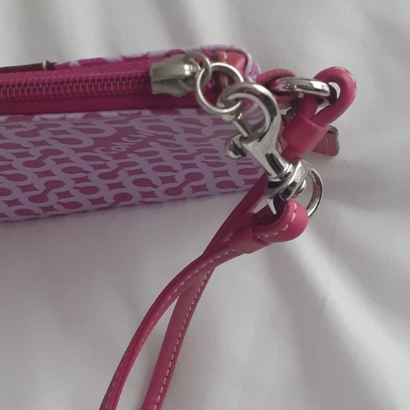 COACH Pink Wrislet Authentic - Picture 7 of 7